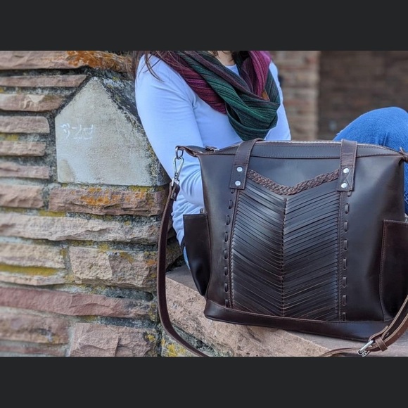 Bella Convertible Carryall Chevron Panel - Picture 4 of 5